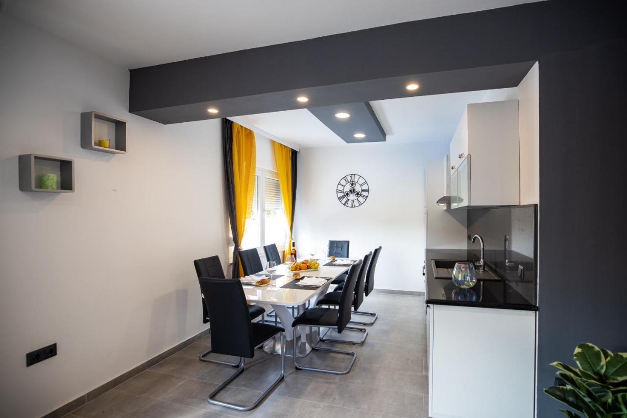 Andelina In Near The Center With Private Pool And Sauna - By Ta Leut Agency